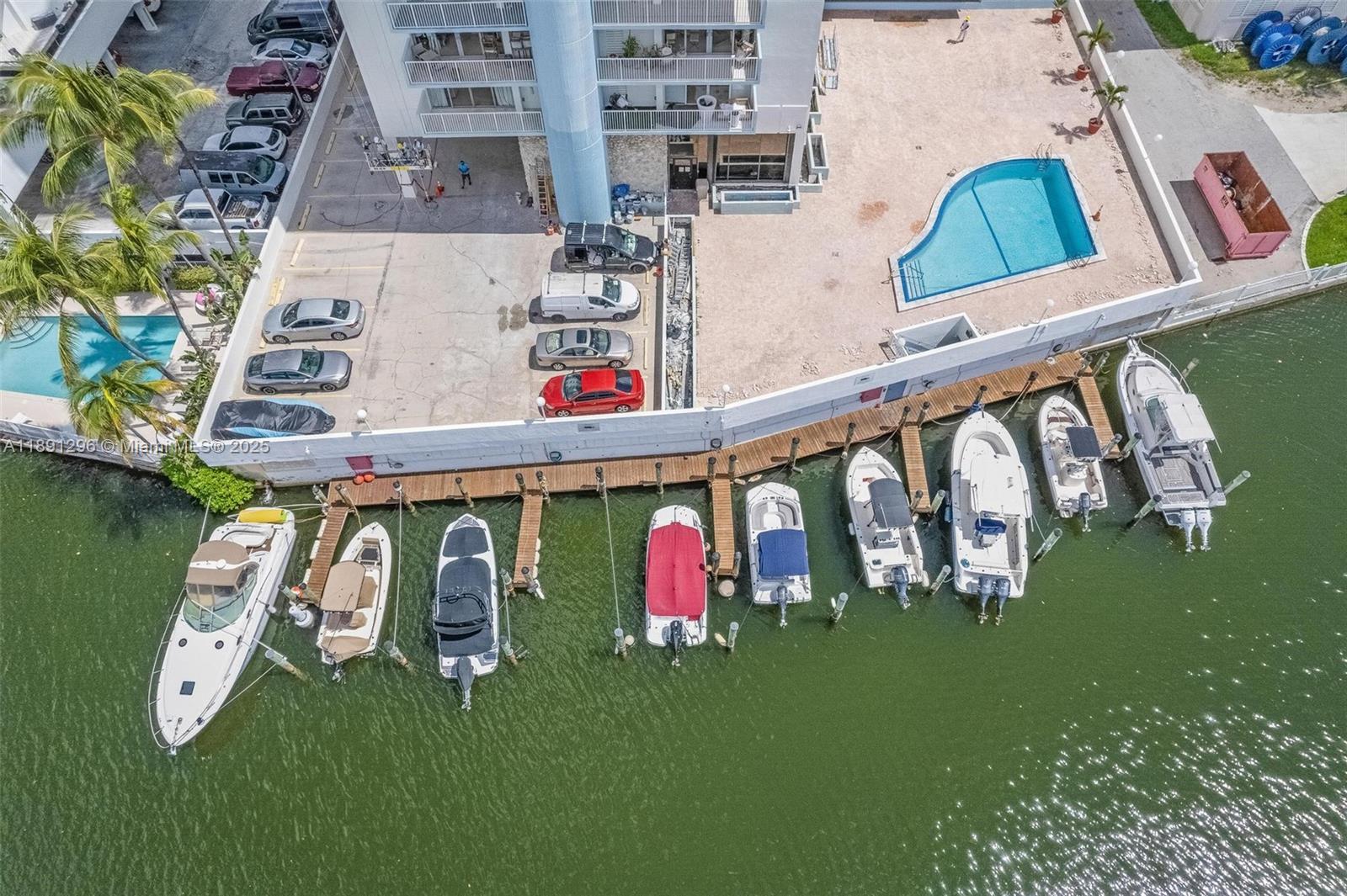 5838 CONDOMINIUM - Residential