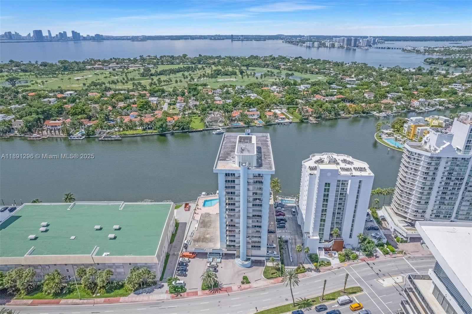 5838 CONDOMINIUM - Residential