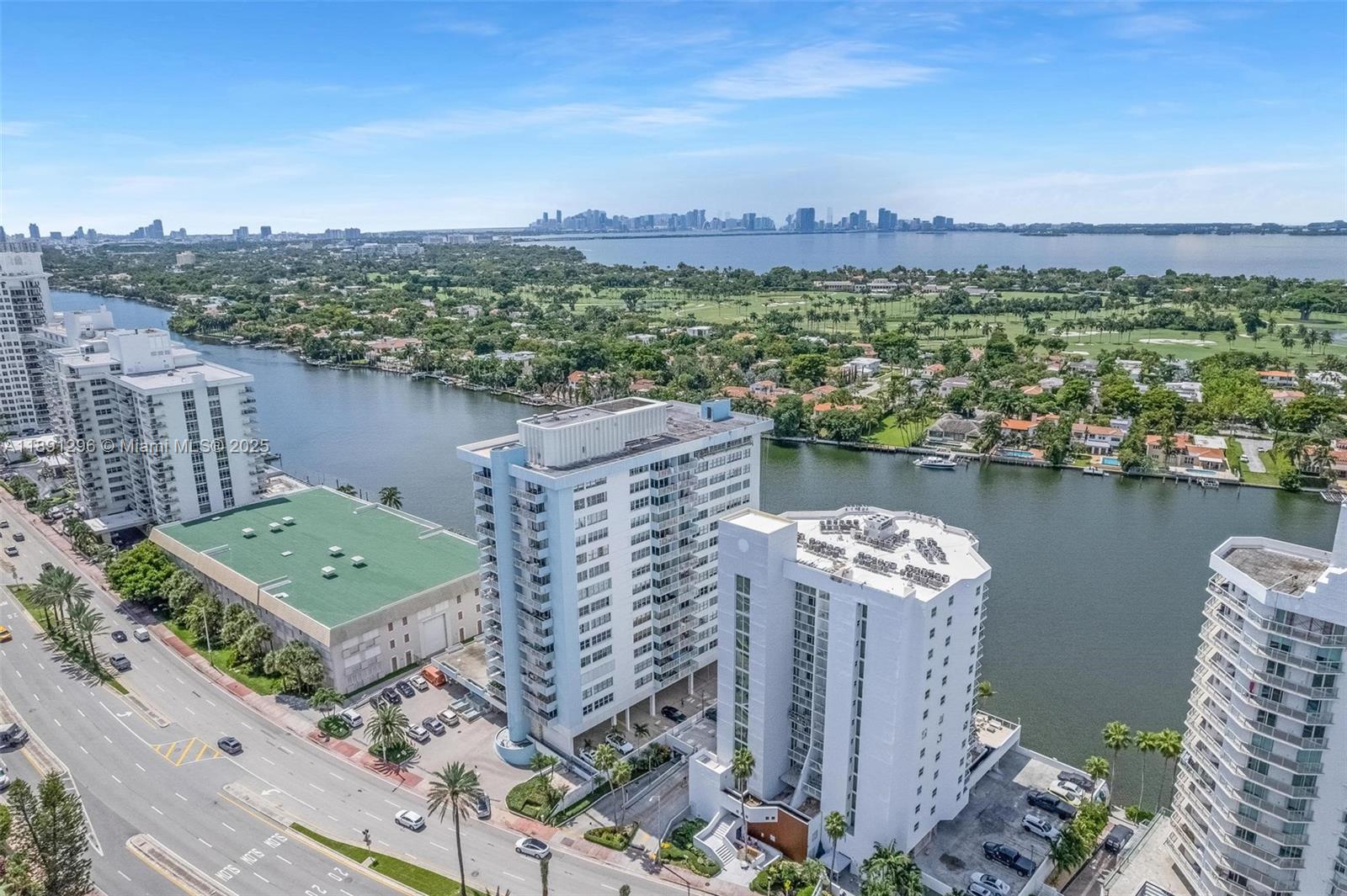 5838 CONDOMINIUM - Residential
