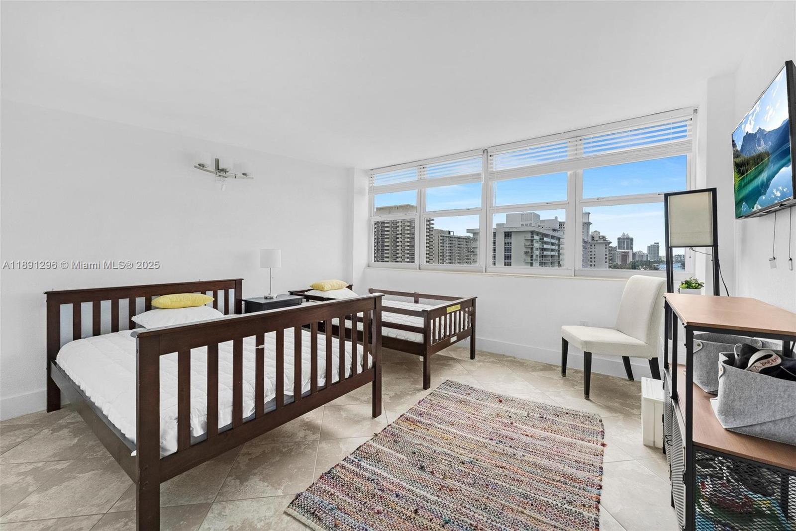 5838 CONDOMINIUM - Residential
