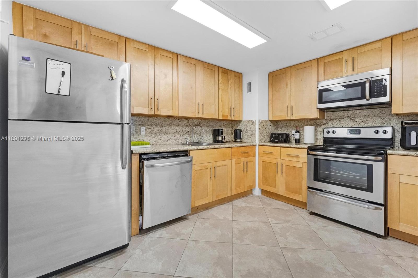 5838 CONDOMINIUM - Residential