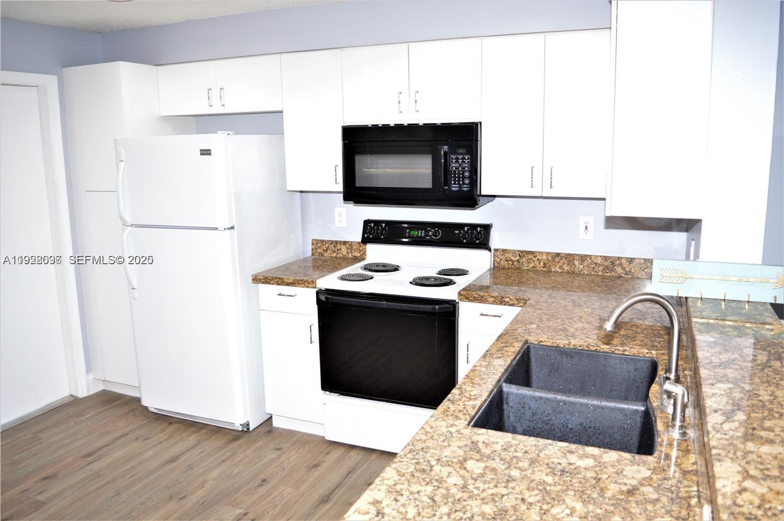 SECTORS 3 & 4 BOUNDARY PL - Residential Lease