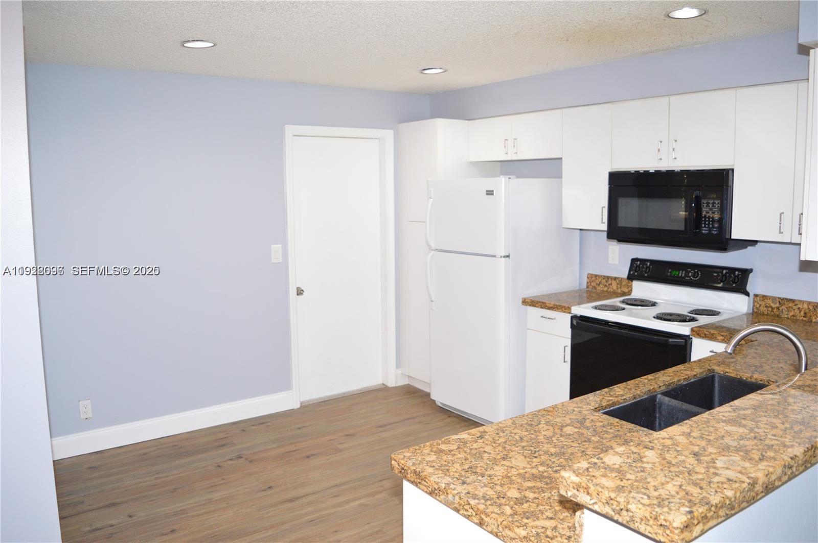 SECTORS 3 & 4 BOUNDARY PL - Residential Lease