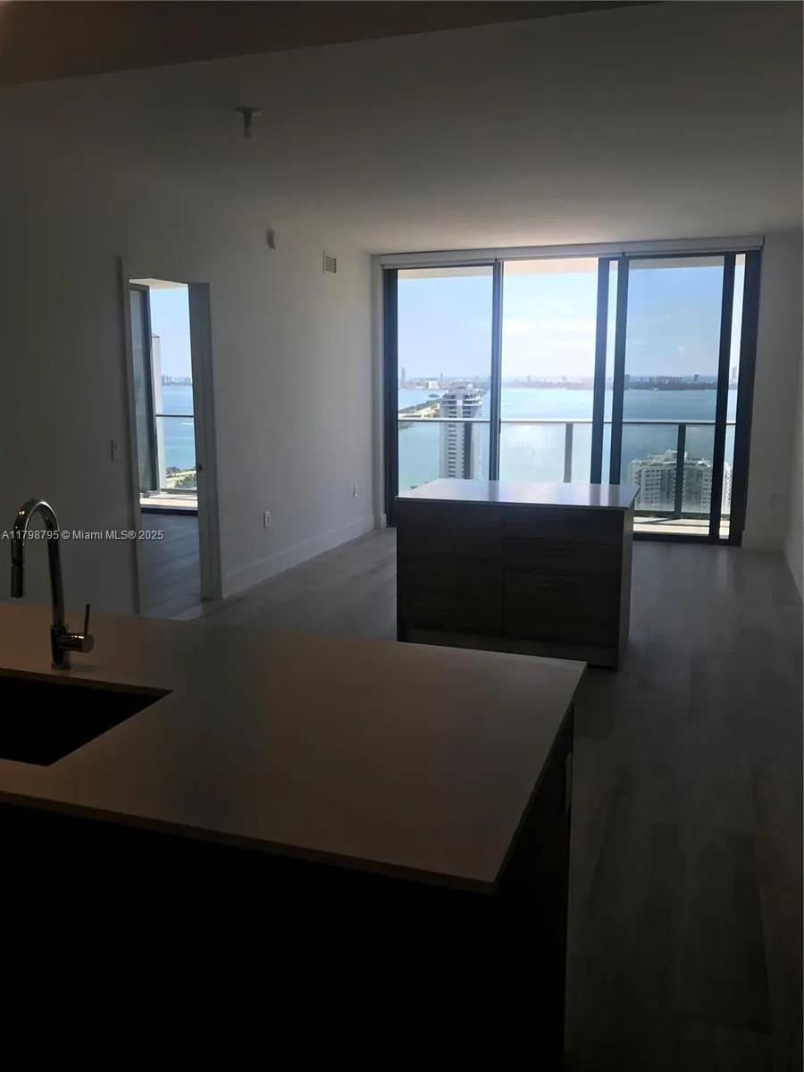 Miami, Florida 33137, United States, 2 Bedrooms Bedrooms, ,2 BathroomsBathrooms,Residential,Pending,124617