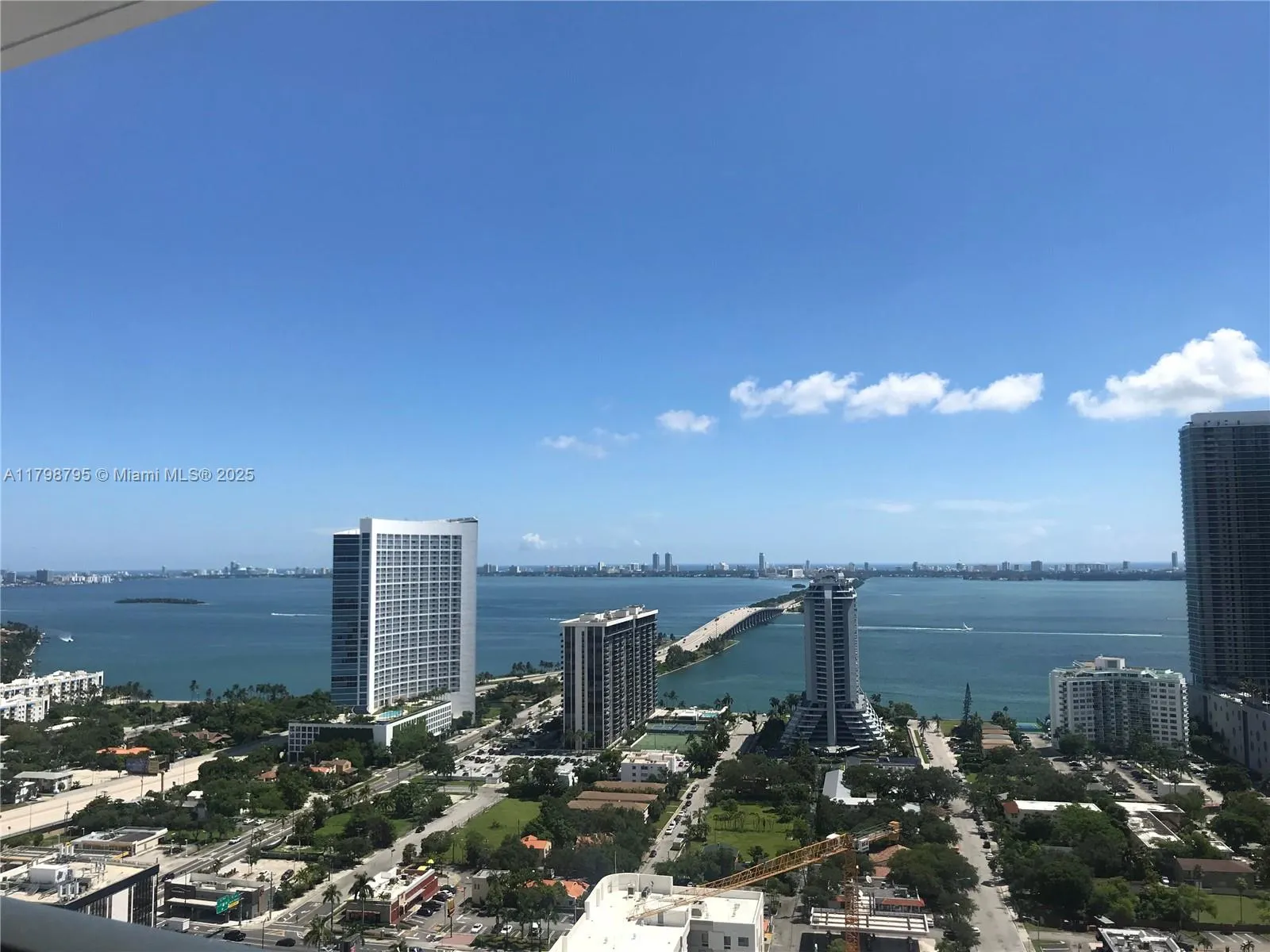 Miami, Florida 33137, United States, 2 Bedrooms Bedrooms, ,2 BathroomsBathrooms,Residential,Pending,124617