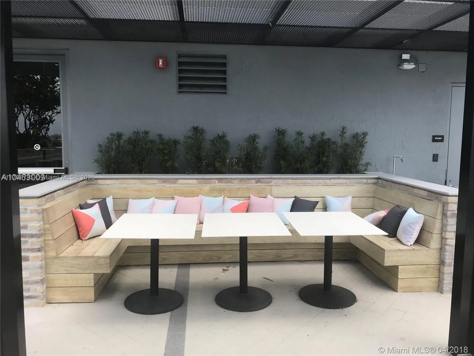 Miami, Florida 33137, United States, 2 Bedrooms Bedrooms, ,2 BathroomsBathrooms,Residential,Pending,124617