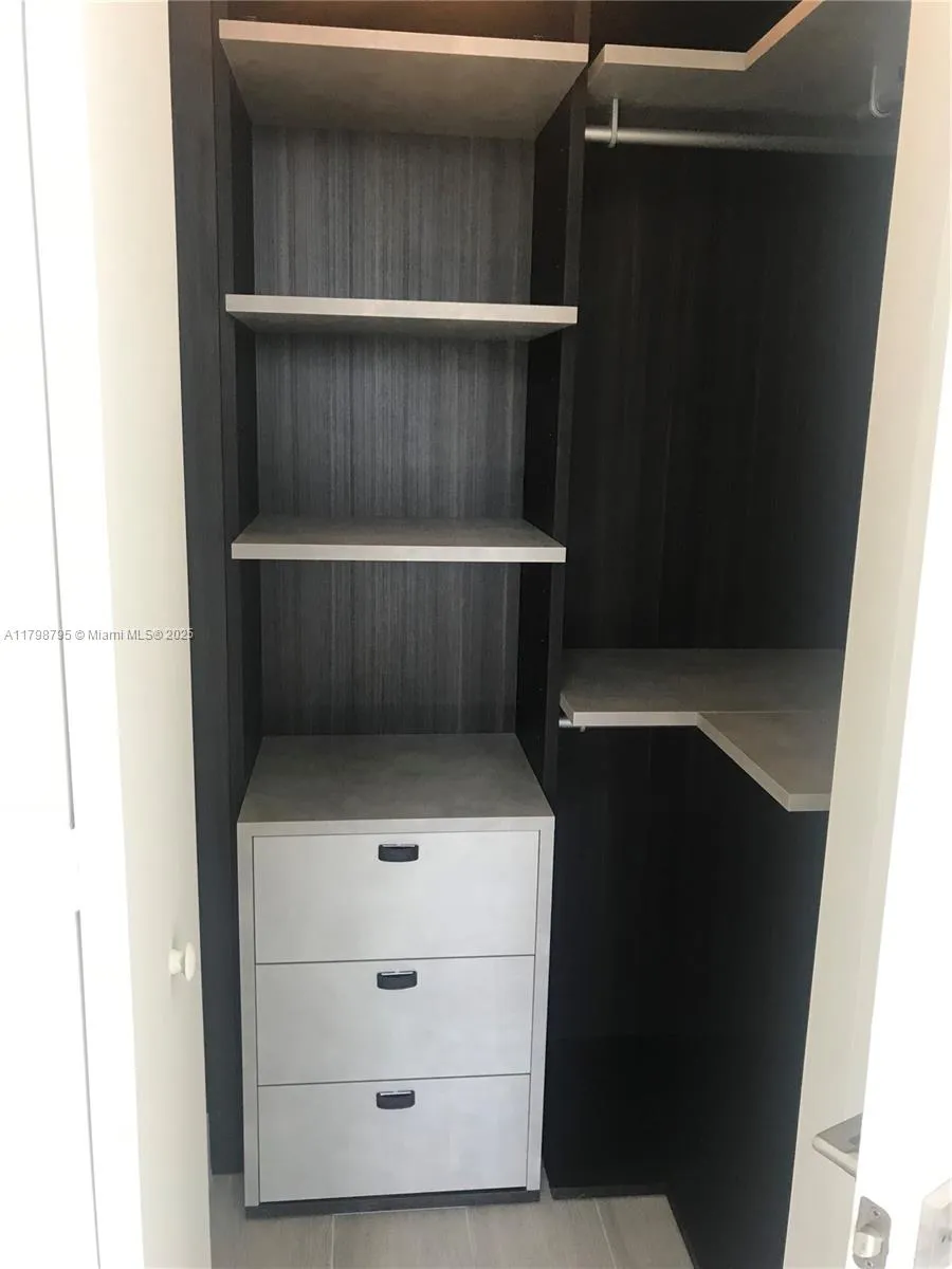 Miami, Florida 33137, United States, 2 Bedrooms Bedrooms, ,2 BathroomsBathrooms,Residential,Pending,124617