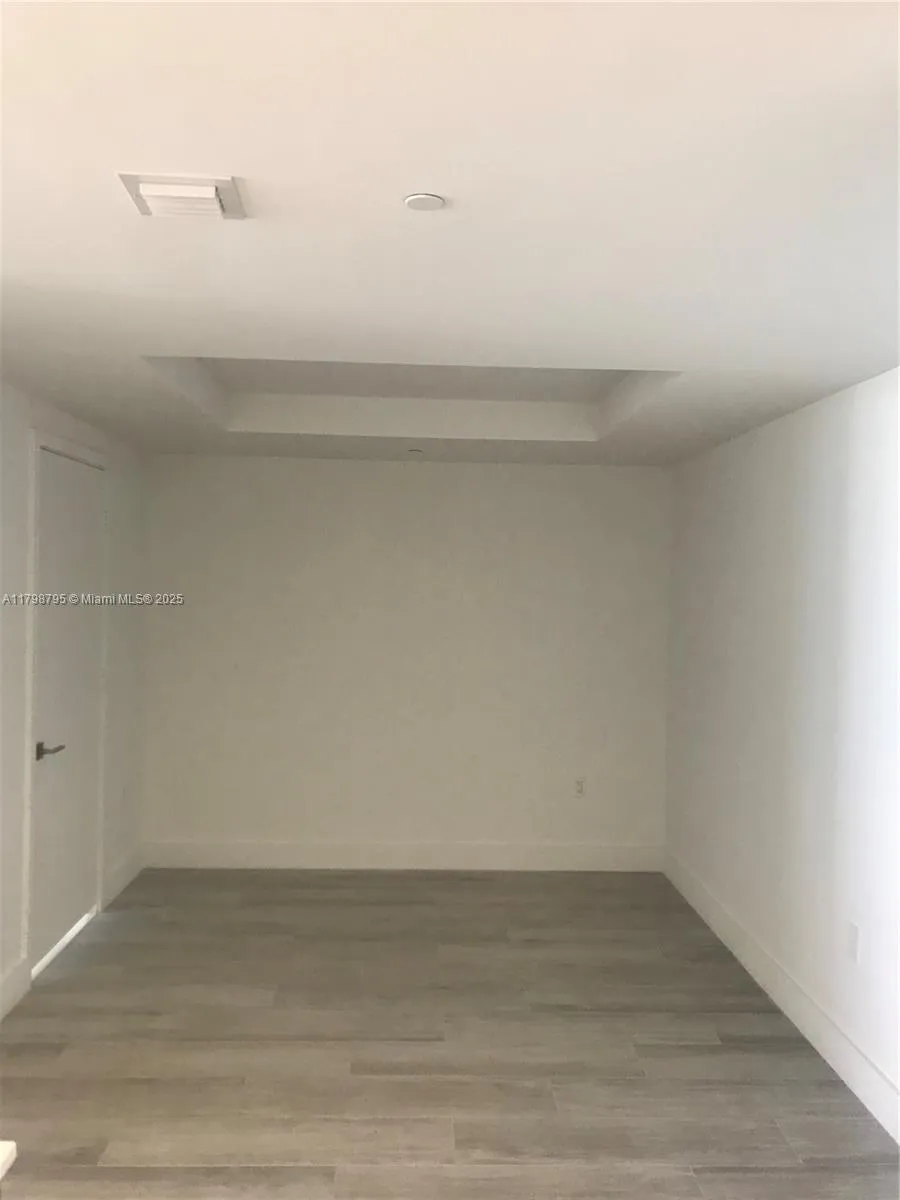 Miami, Florida 33137, United States, 2 Bedrooms Bedrooms, ,2 BathroomsBathrooms,Residential,Pending,124617