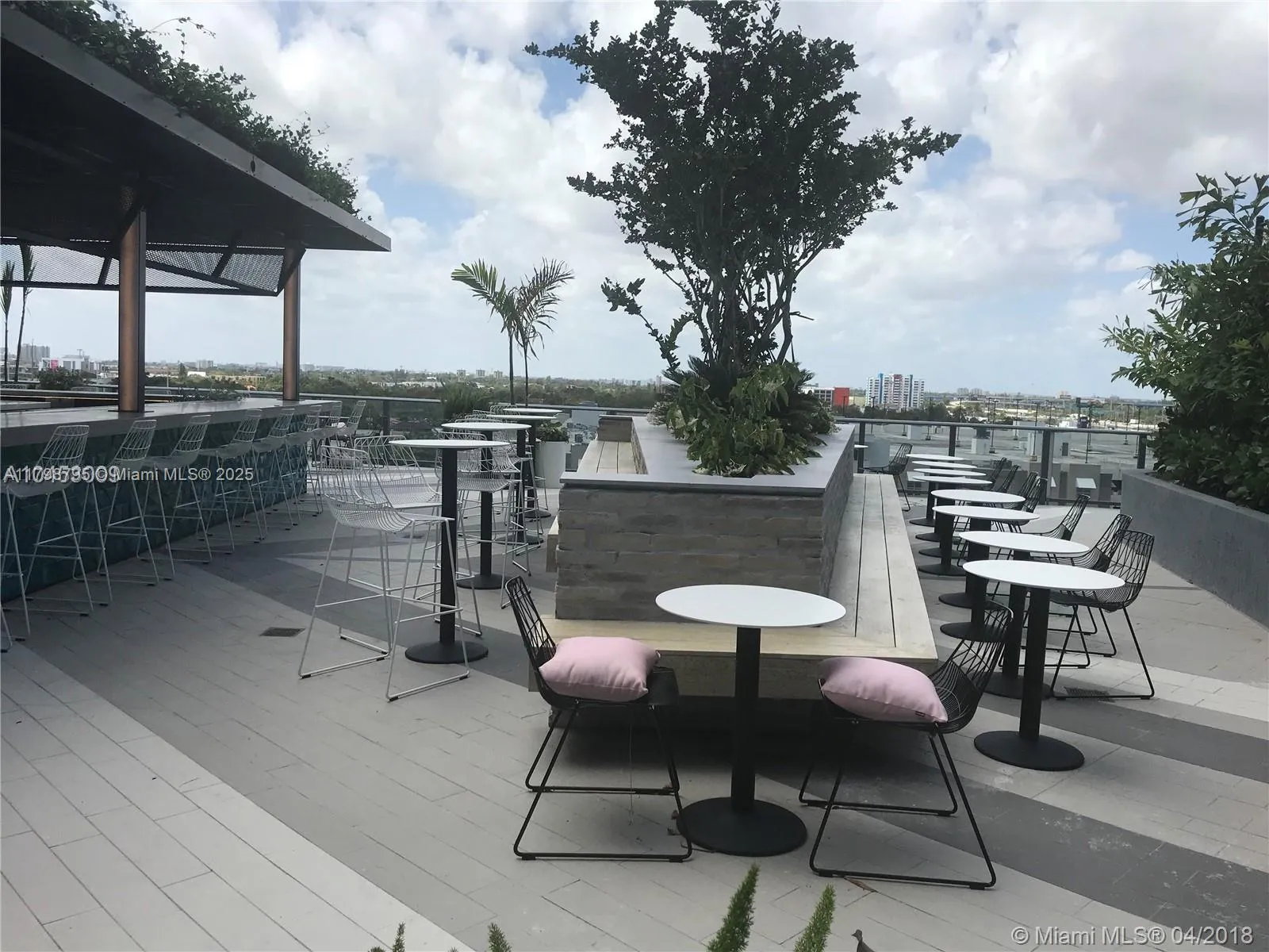 Miami, Florida 33137, United States, 2 Bedrooms Bedrooms, ,2 BathroomsBathrooms,Residential,Pending,124617