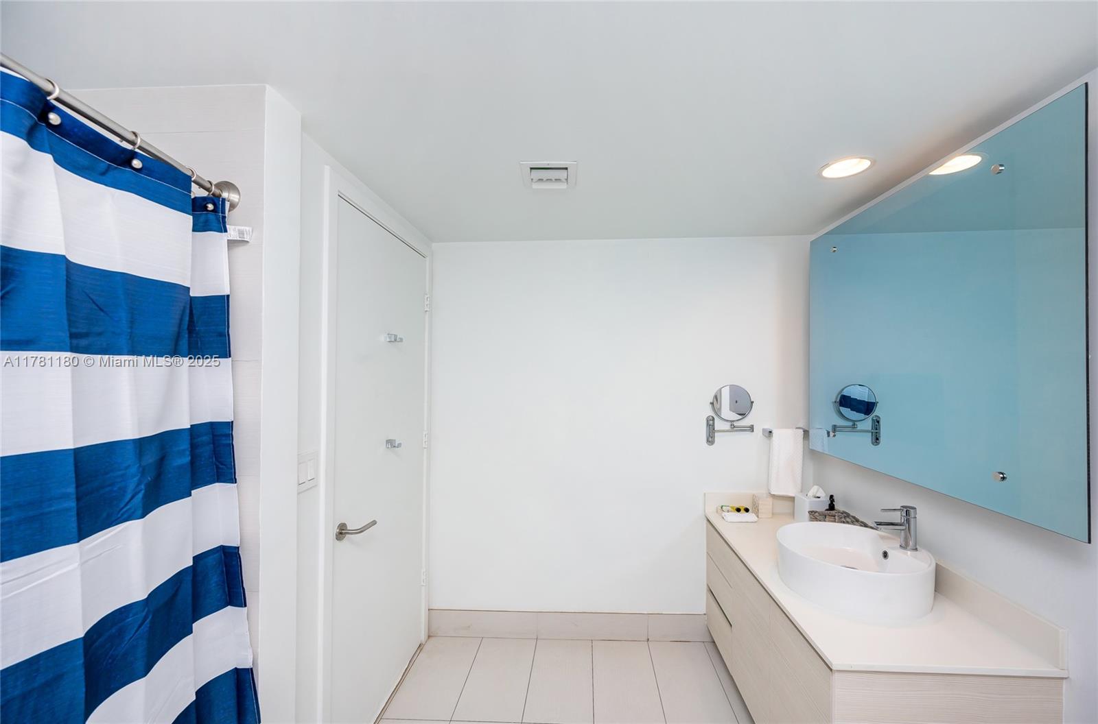 BEACHWALK CONDOMINIUM - Residential
