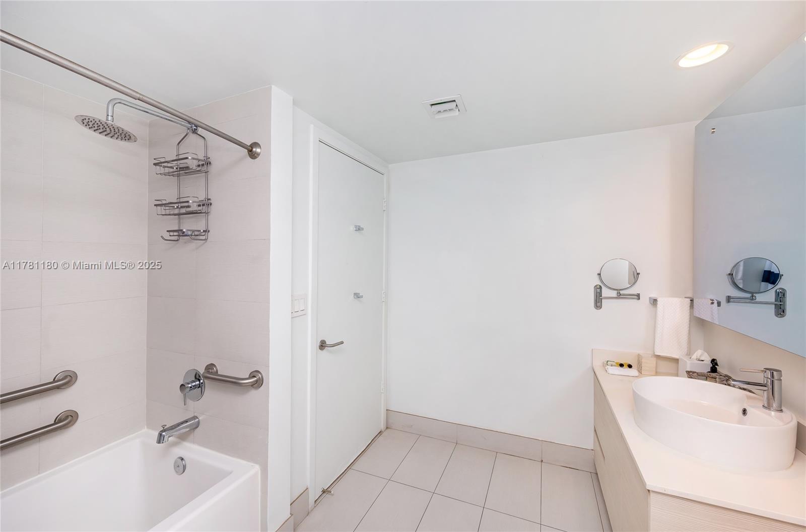 BEACHWALK CONDOMINIUM - Residential