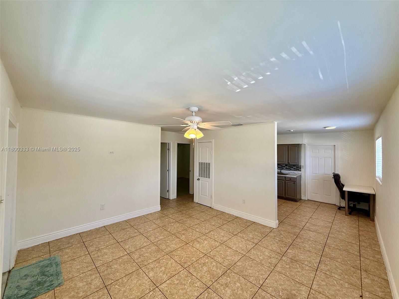 2633 NW 9th Ave 1