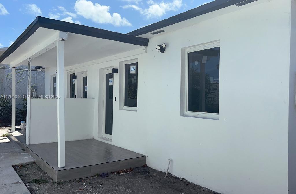 Rental Property at 1013 Nw 1st Ave 2, Hallandale Beach, Broward County, Florida - Bedrooms: 2 
Bathrooms: 1  - $1,850 MO.