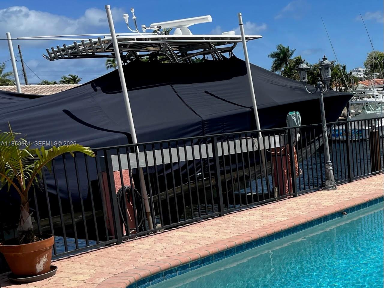 POMPANO ISLES - Residential