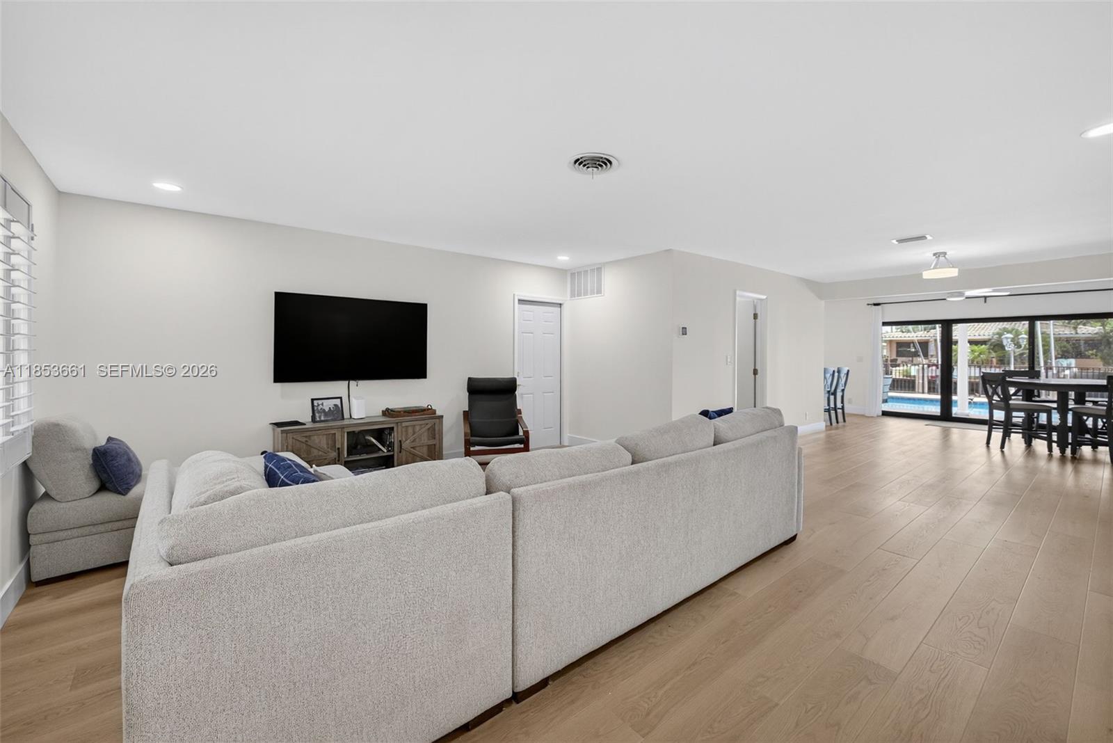 POMPANO ISLES - Residential