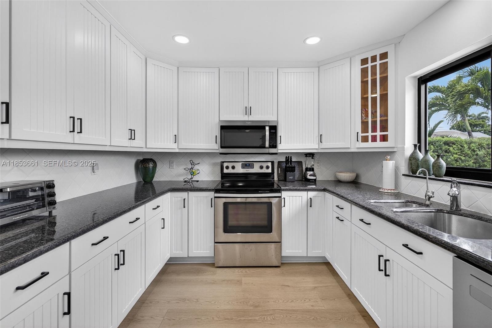 POMPANO ISLES - Residential