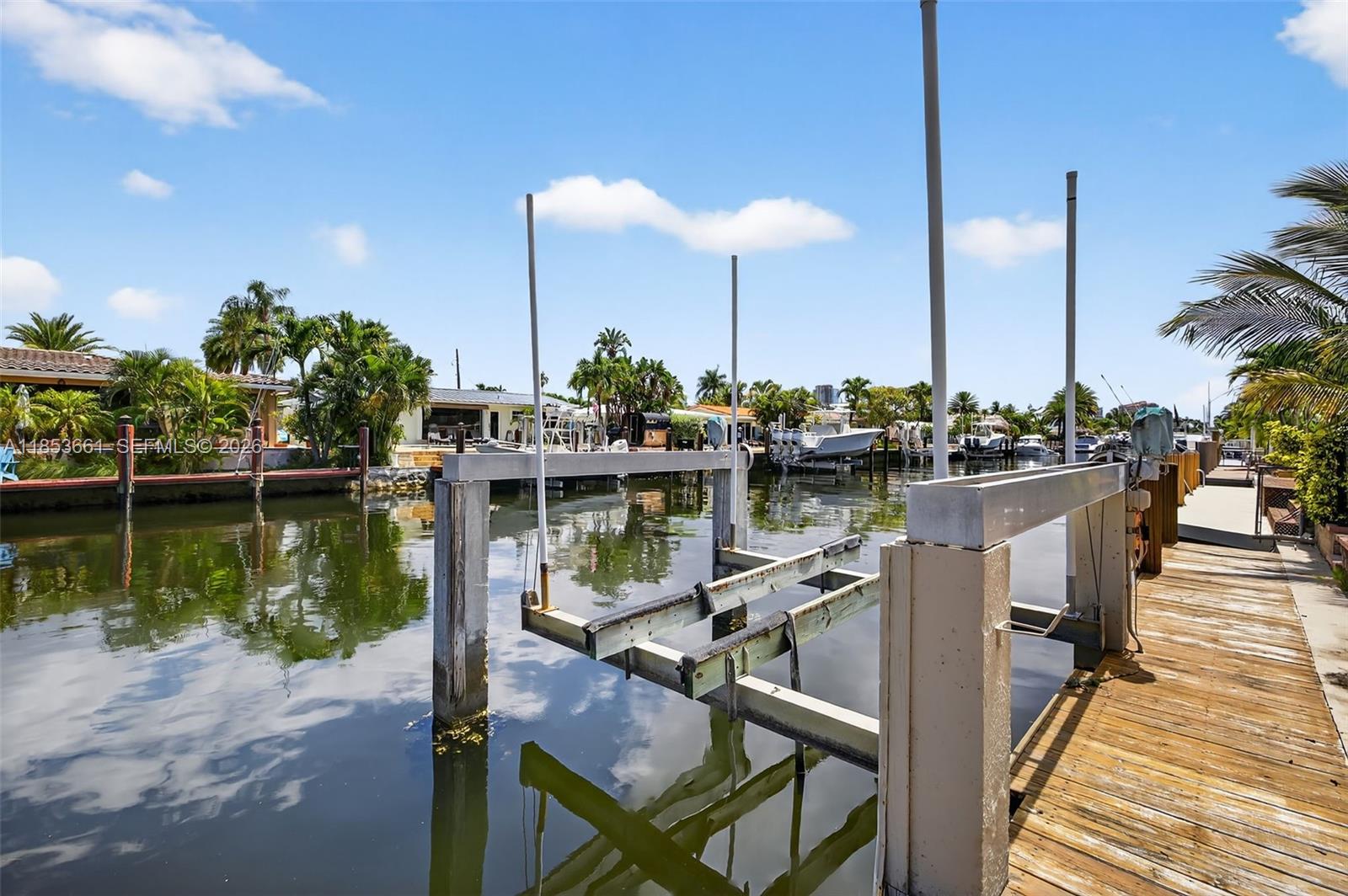 POMPANO ISLES - Residential