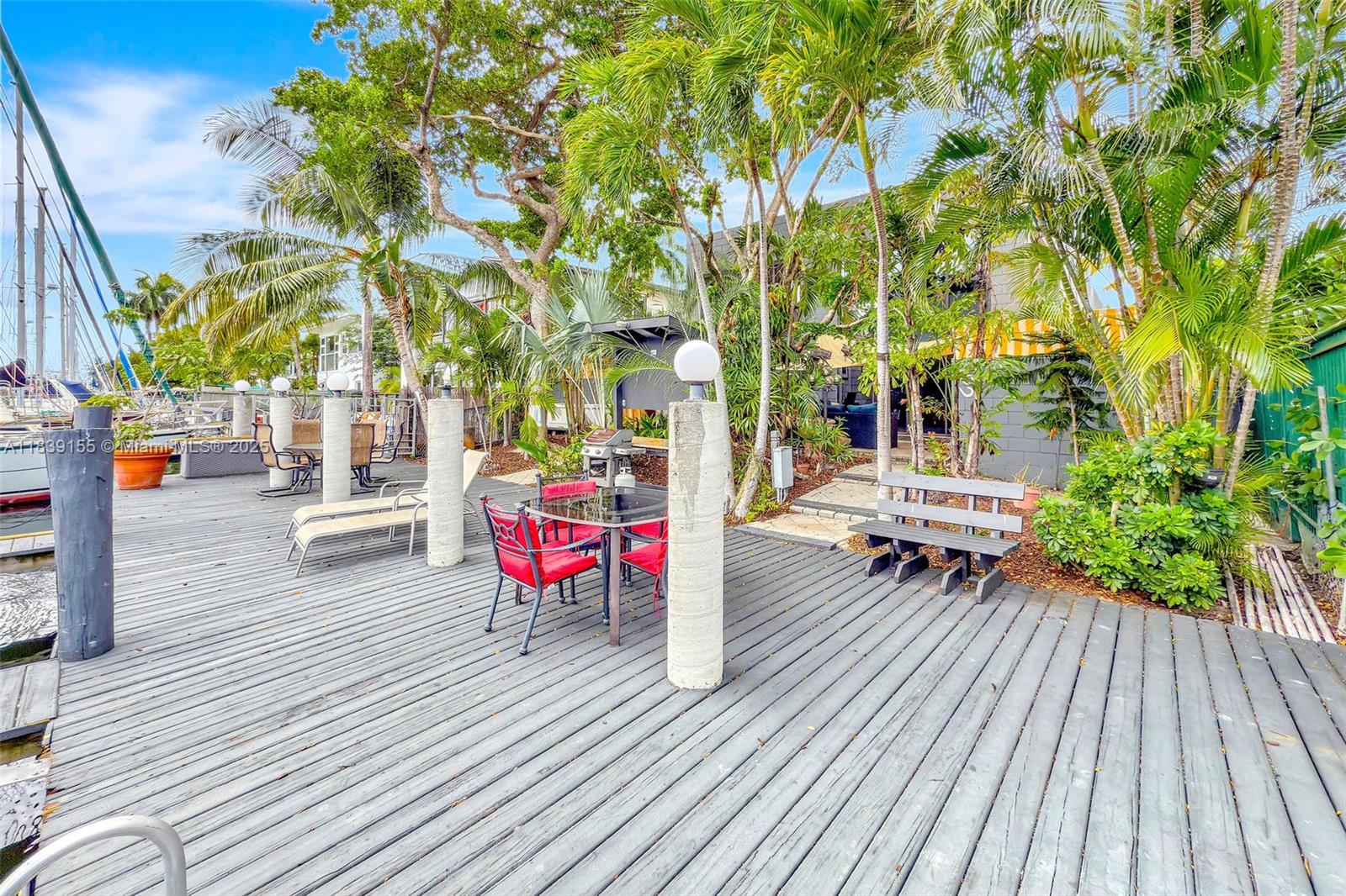 322 Hendricks Isle 3