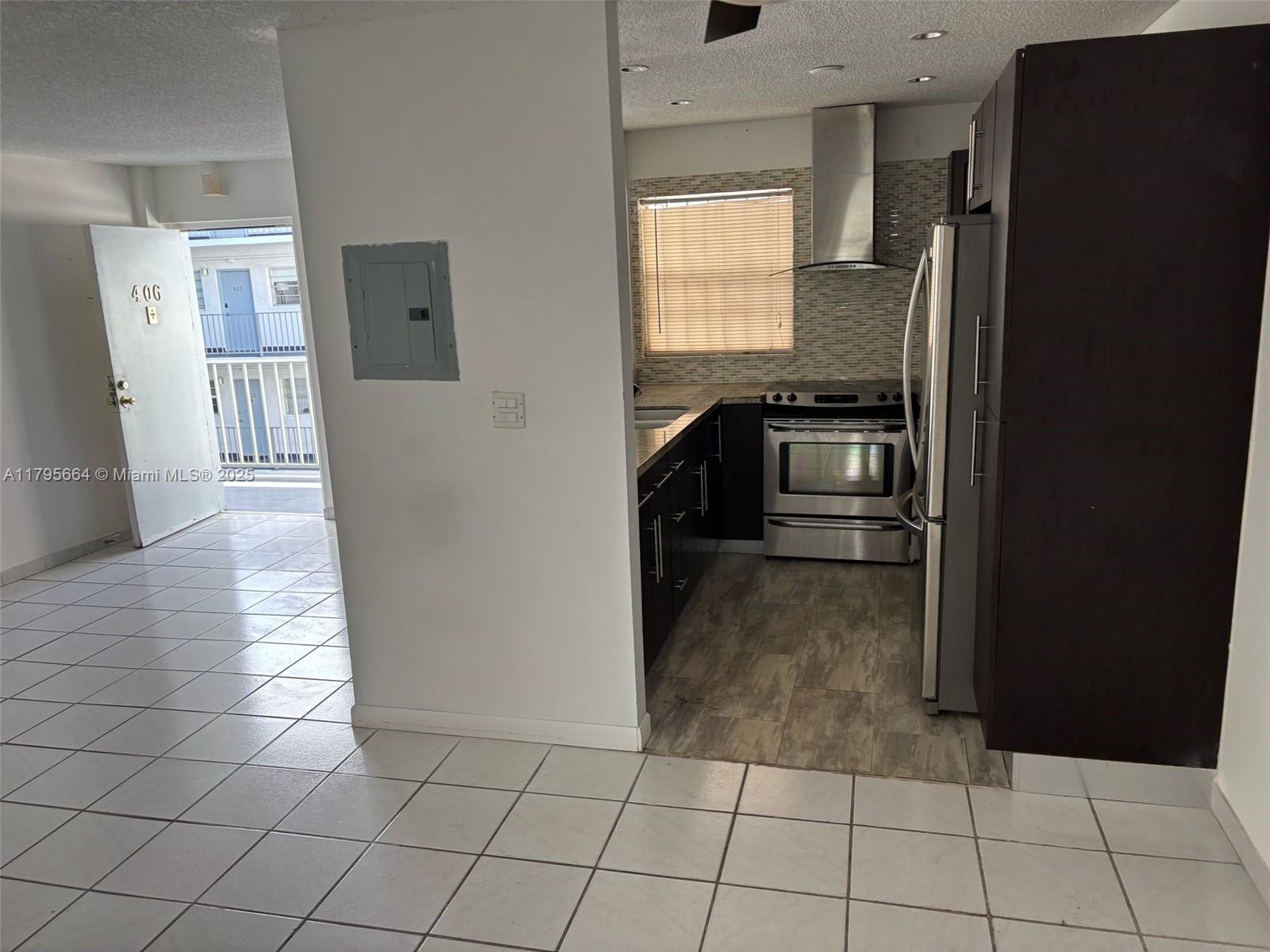 221 Meridian Ave 406, Miami Beach, Miami-Dade County, Florida - 1 Bedrooms  
1 Bathrooms - 