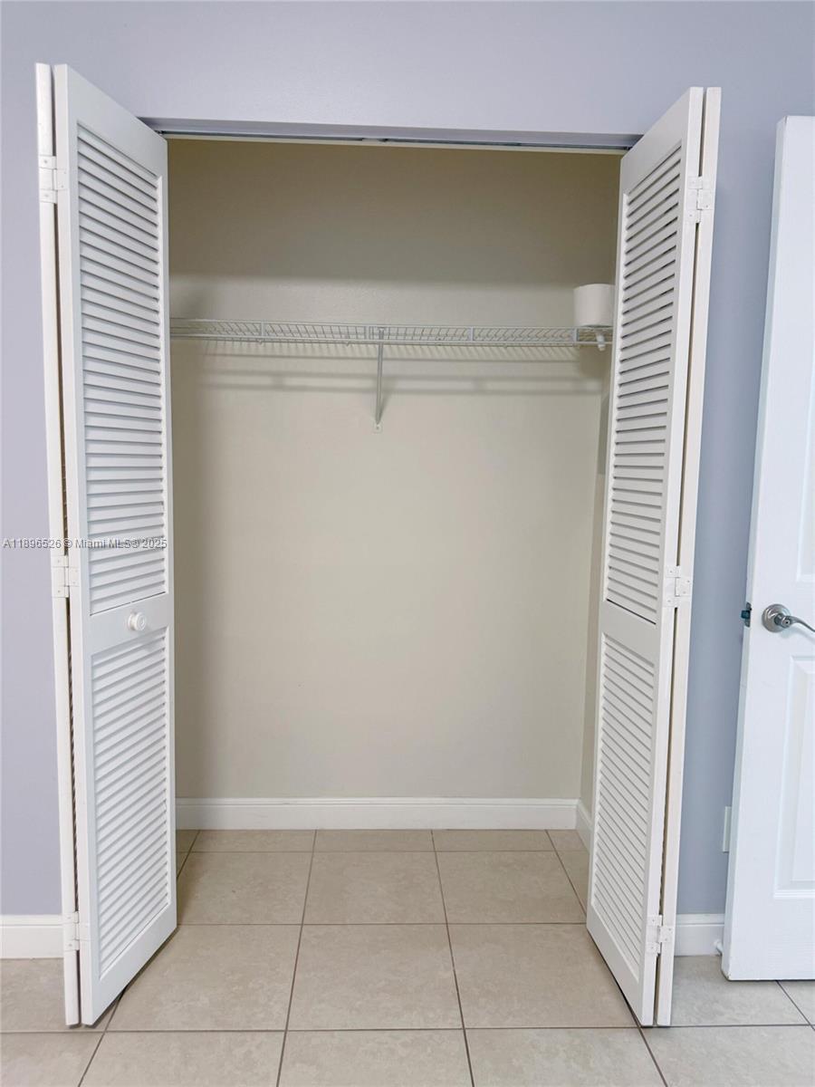 EMBASSY LAKES - Residential Lease