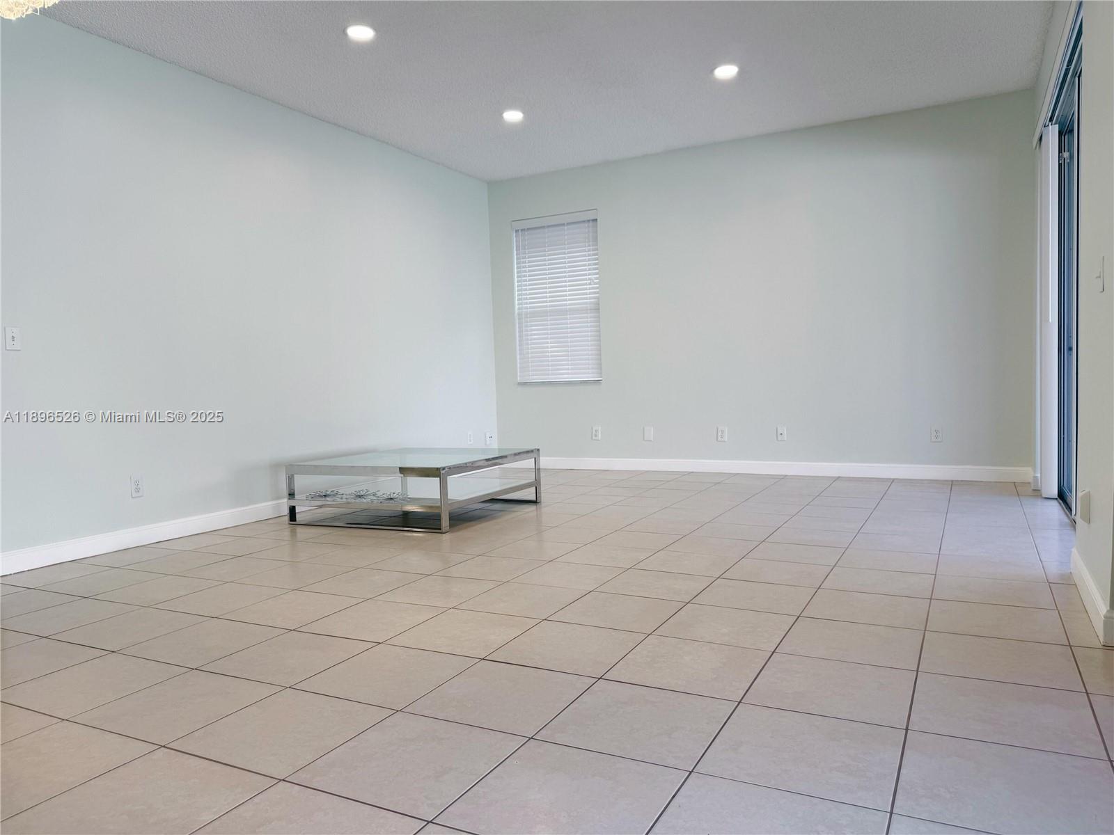 EMBASSY LAKES - Residential Lease