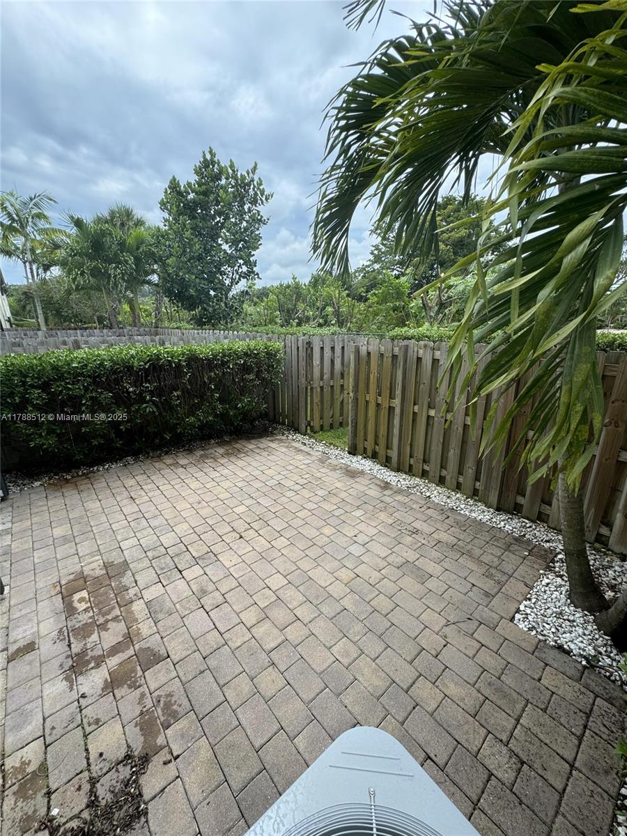 BRETON PARK AT DAVIE - Residential