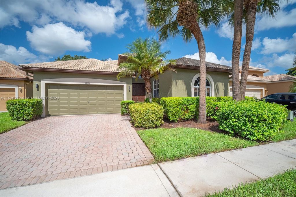 Photo of 13501 Carrick Green Ct, Delray Beach, FL 33446 (MLS # A11439113)