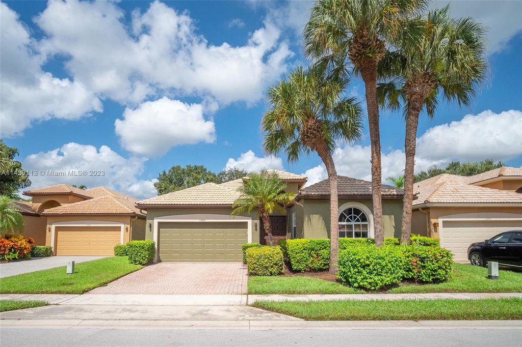 Photo of 13501 Carrick Green Ct, Delray Beach, FL 33446 (MLS # A11439113)