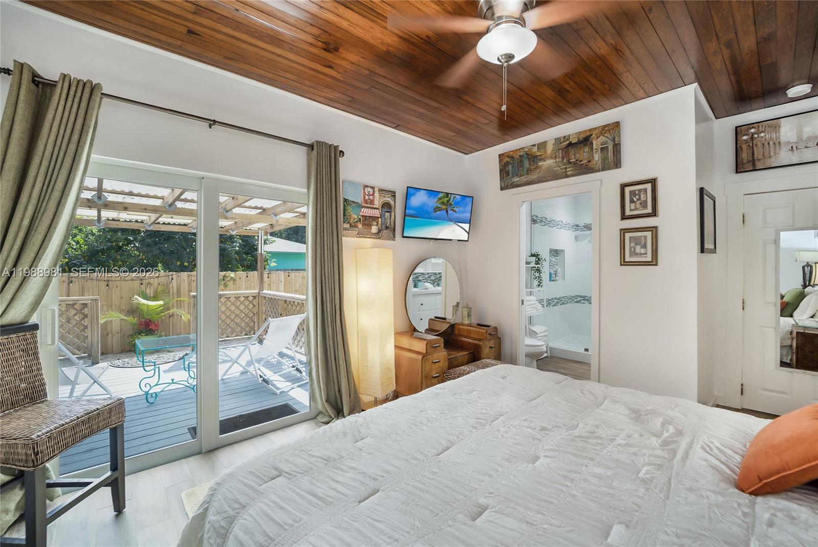 TOWN OF HALLANDALE - Residential Lease