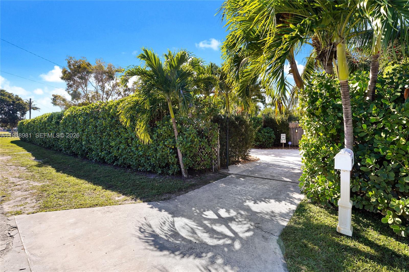 TOWN OF HALLANDALE - Residential Lease