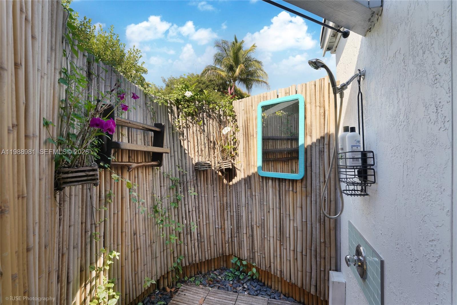 TOWN OF HALLANDALE - Residential Lease