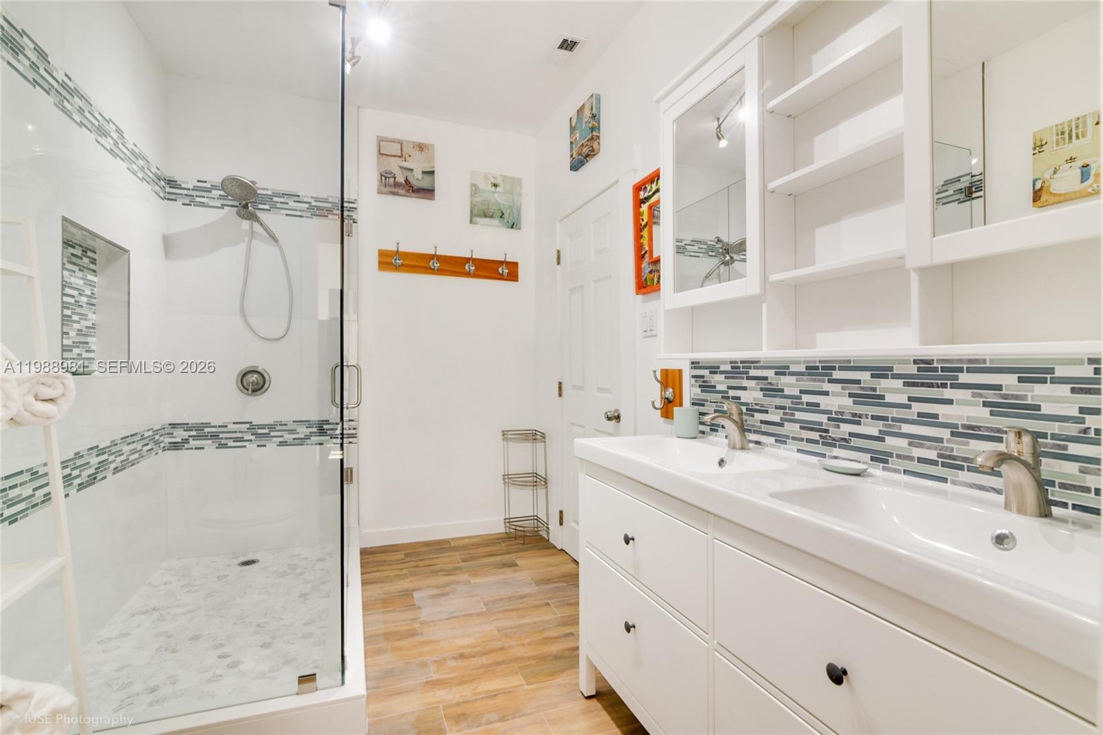 TOWN OF HALLANDALE - Residential Lease