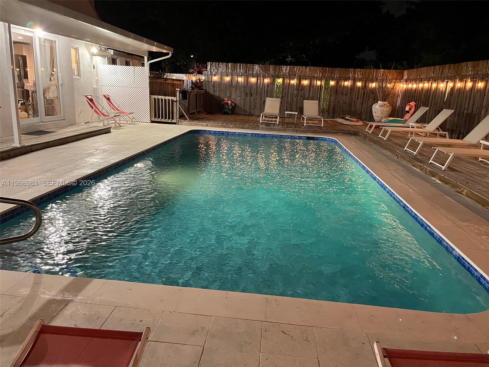 TOWN OF HALLANDALE - Residential Lease