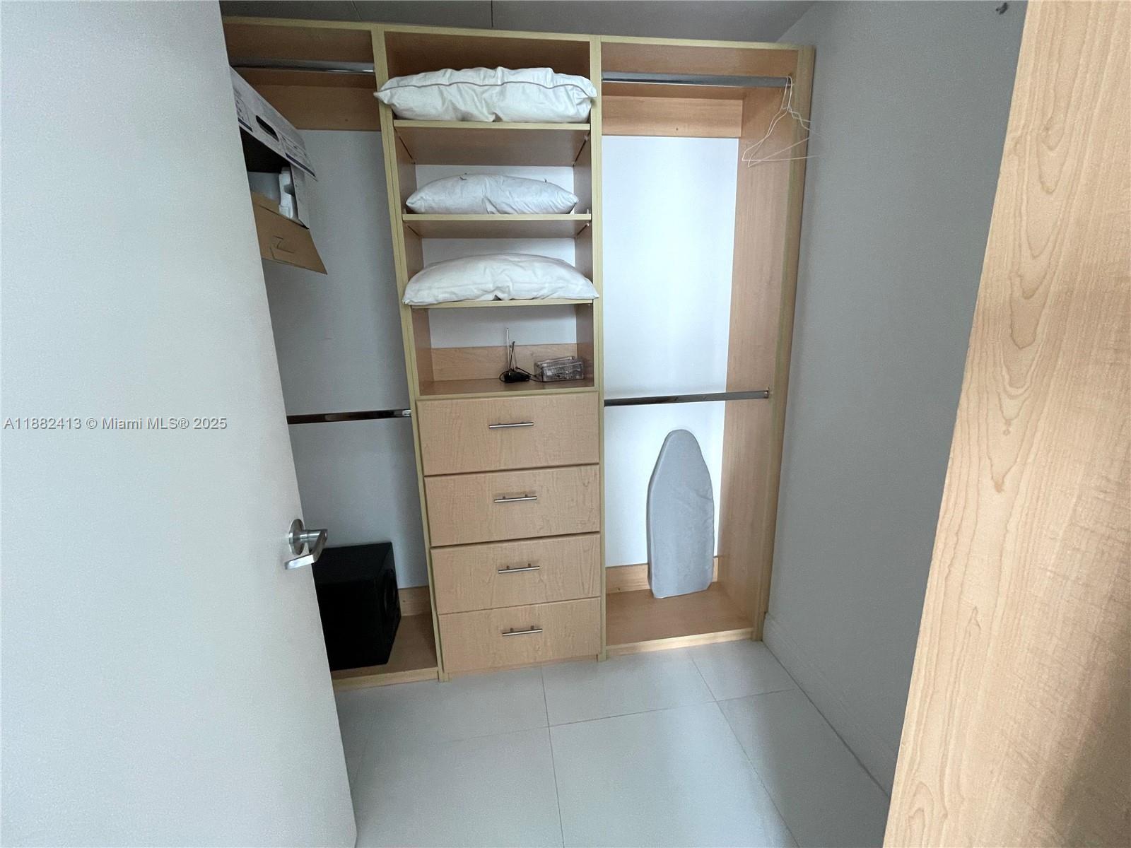 WIND CONDO - Residential