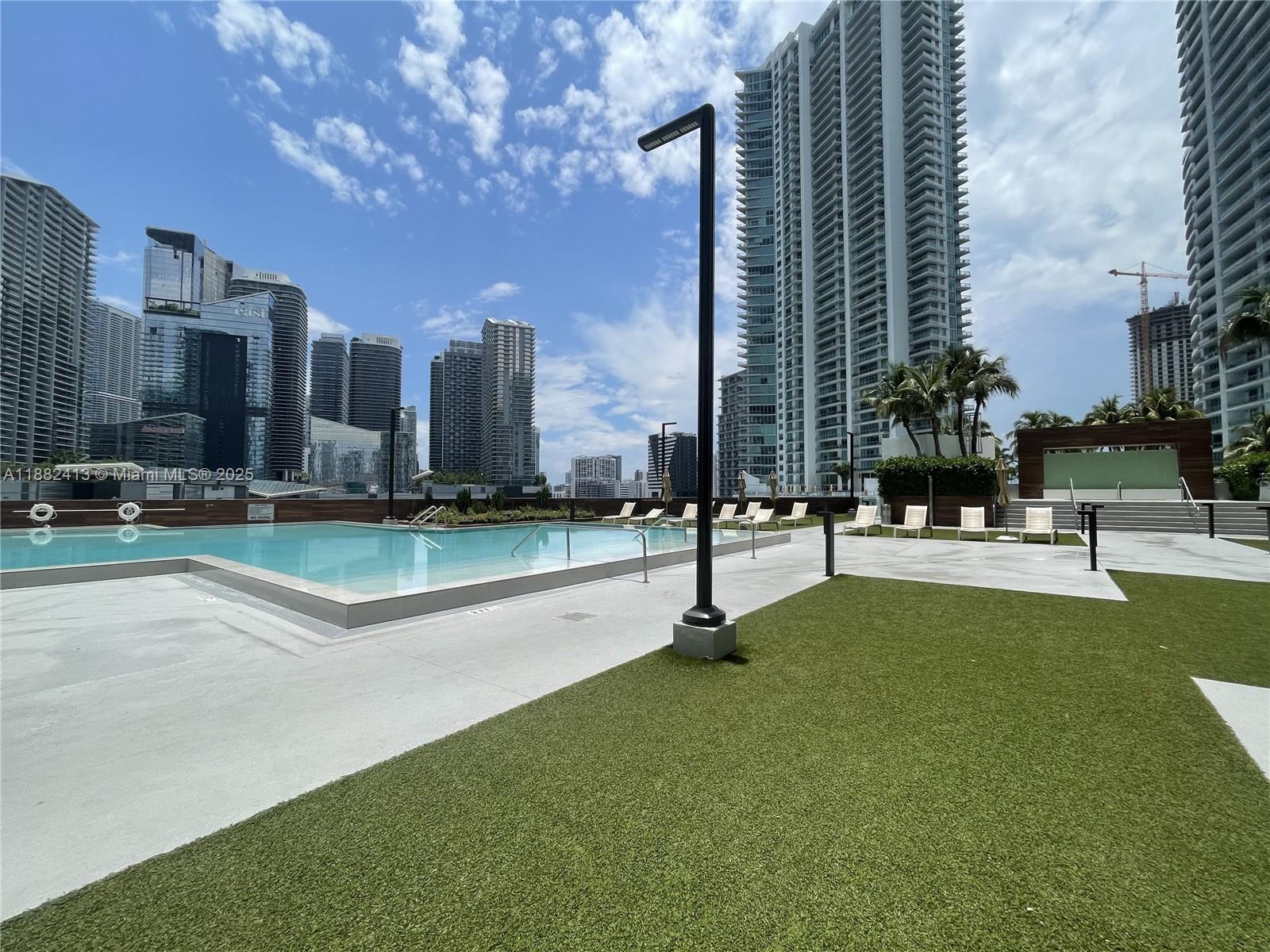 WIND CONDO - Residential