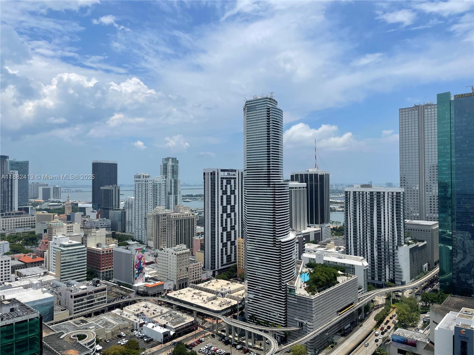 WIND CONDO - Residential