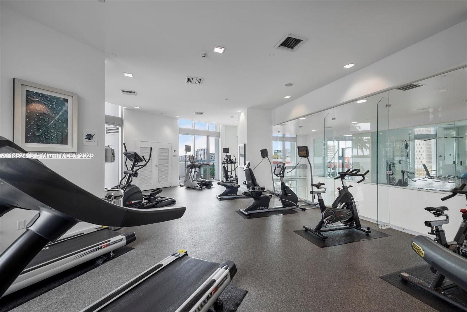 WIND CONDO - Residential