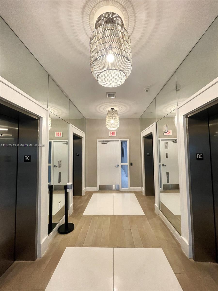 WIND CONDO - Residential