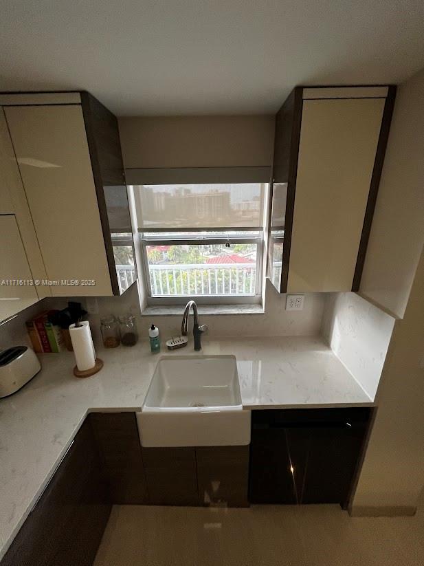 GOLDEN SURF TOWERS CONDO - Residential