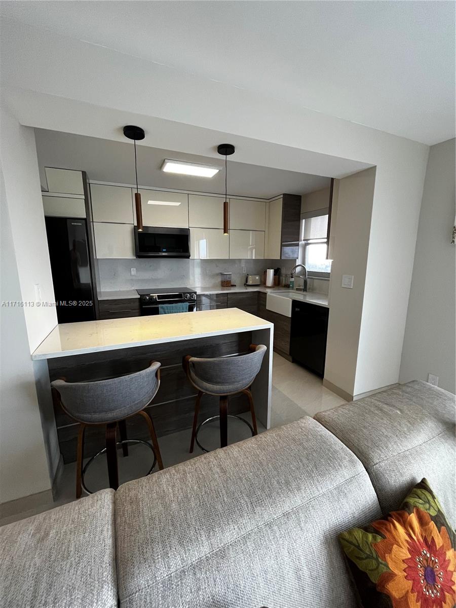 GOLDEN SURF TOWERS CONDO - Residential