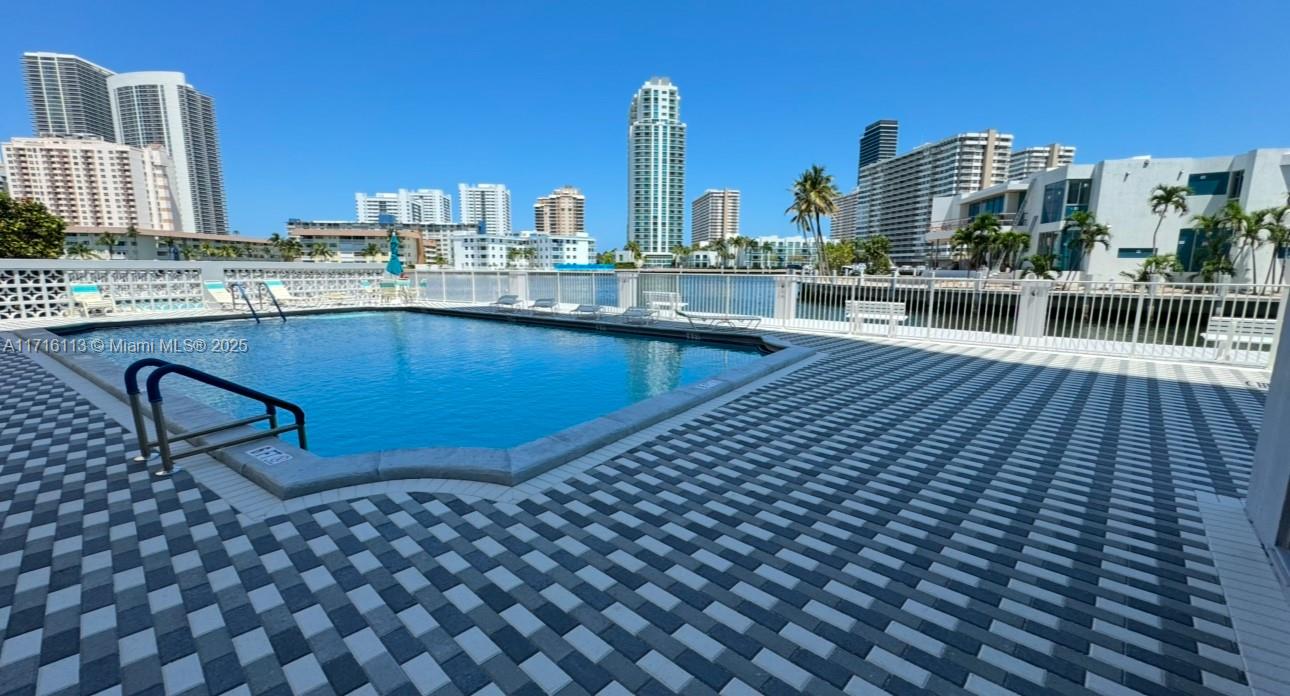 GOLDEN SURF TOWERS CONDO - Residential
