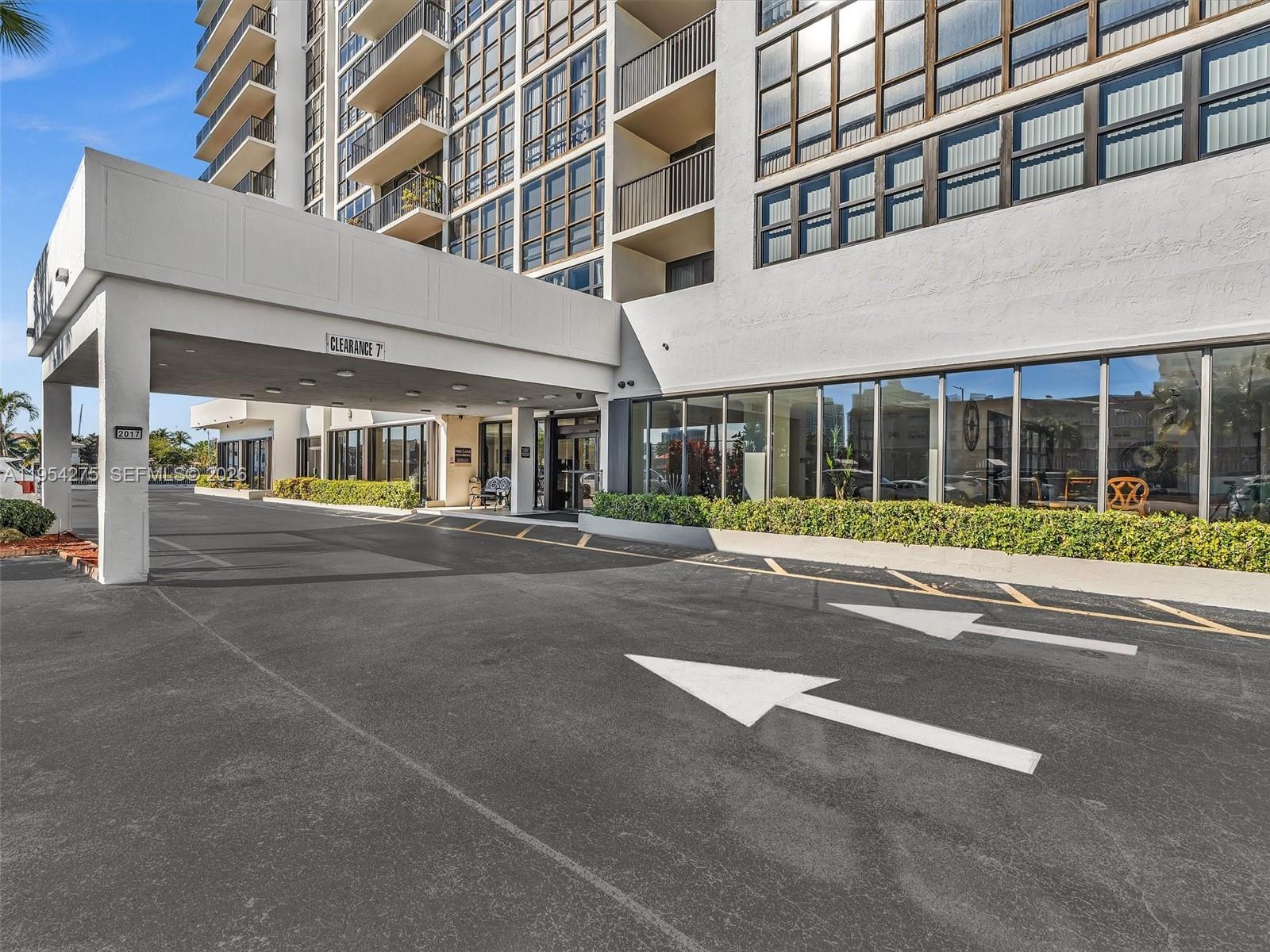 AVANT GARDE CONDO - Residential