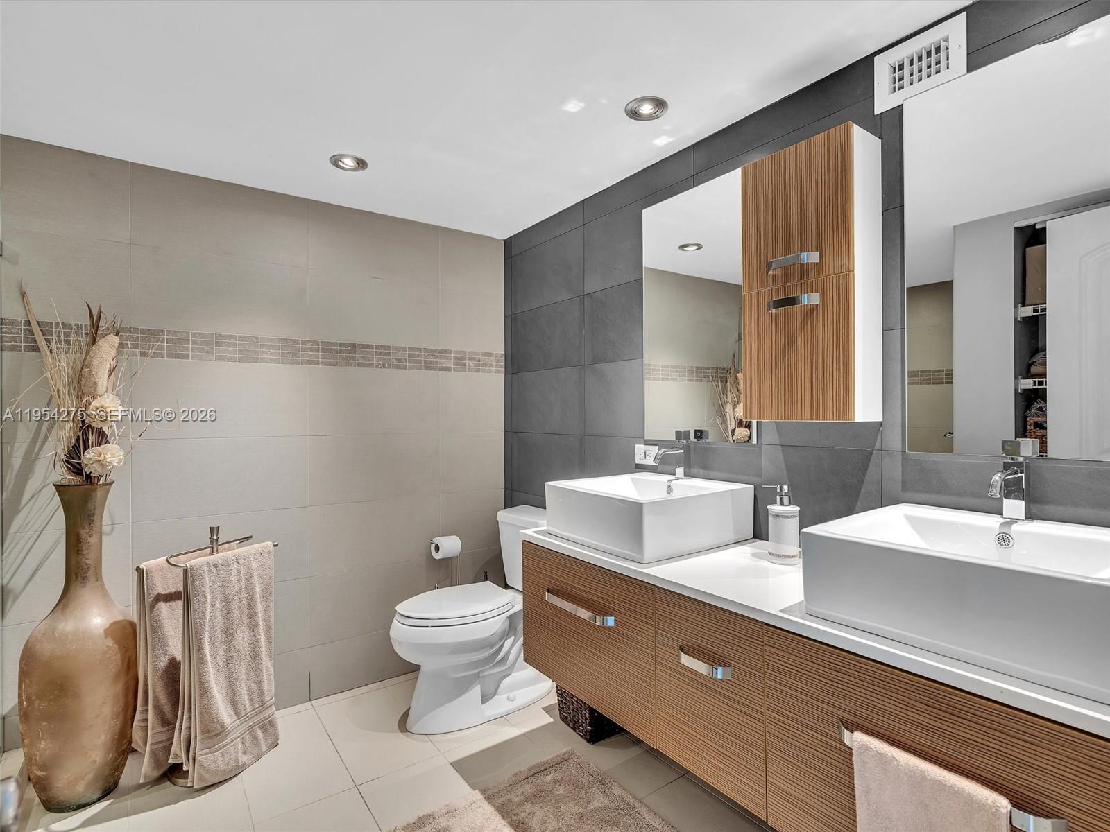 AVANT GARDE CONDO - Residential