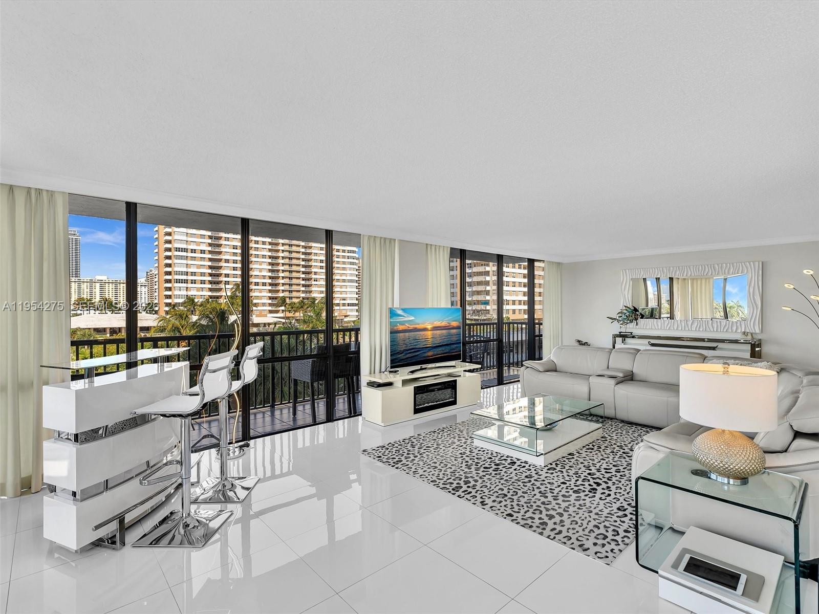 AVANT GARDE CONDO - Residential