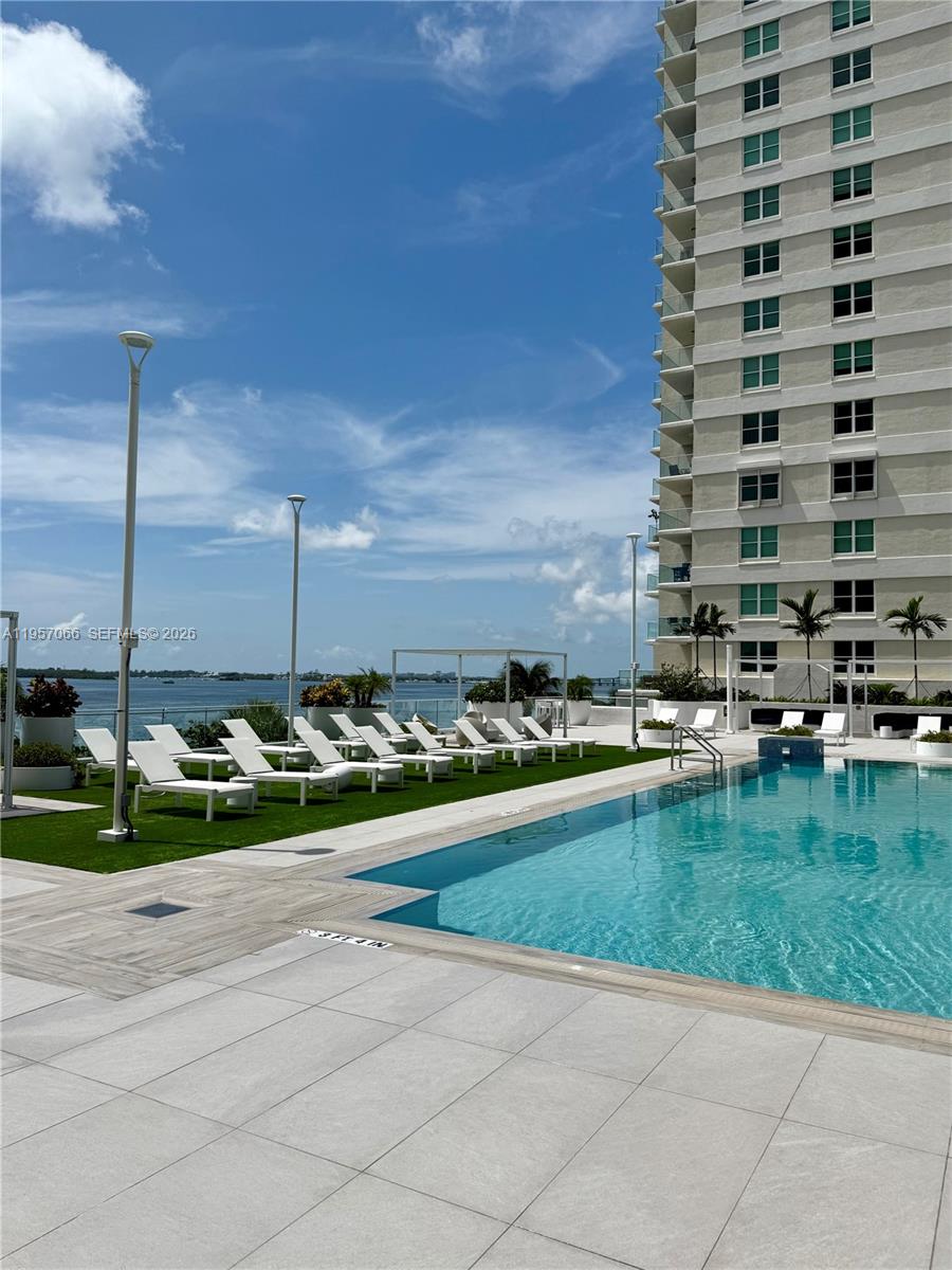 ISOLA CONDO - Residential