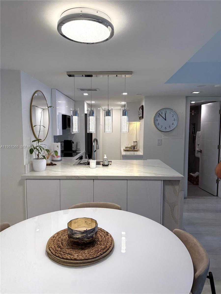 ISOLA CONDO - Residential