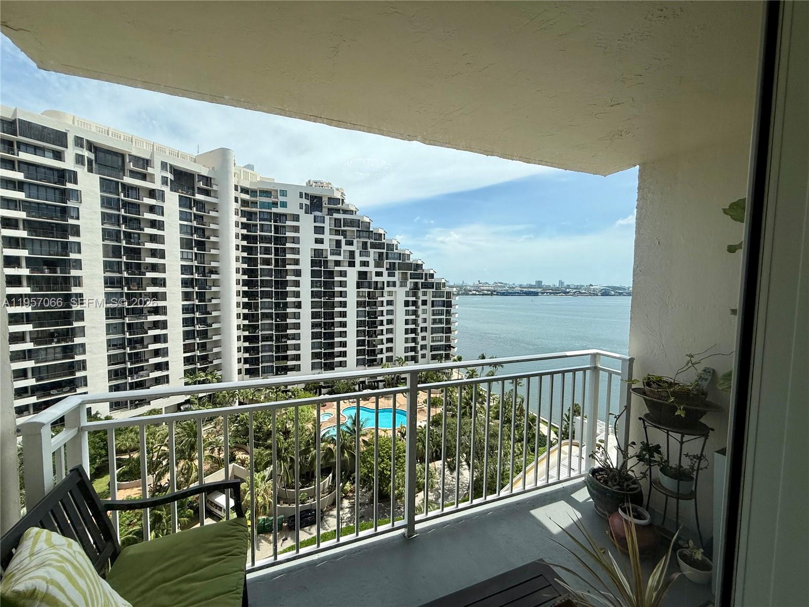 ISOLA CONDO - Residential