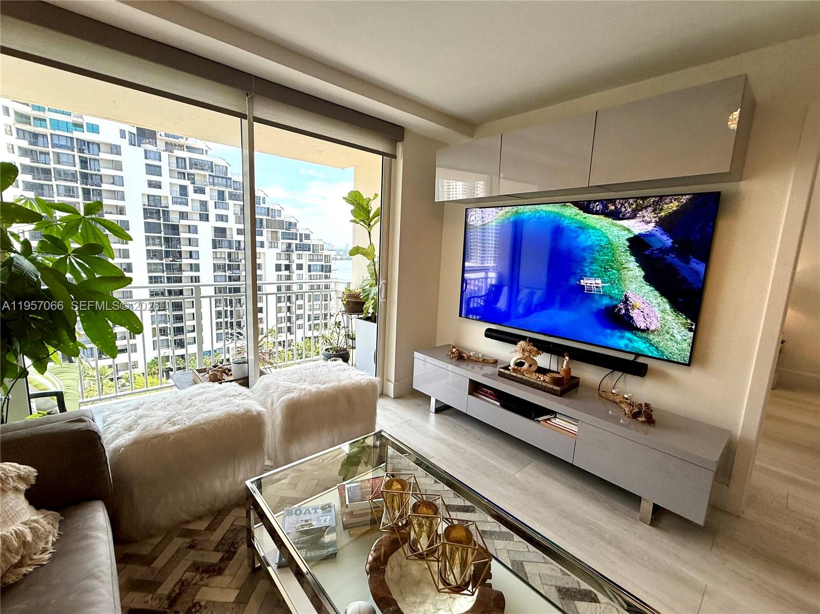 ISOLA CONDO - Residential