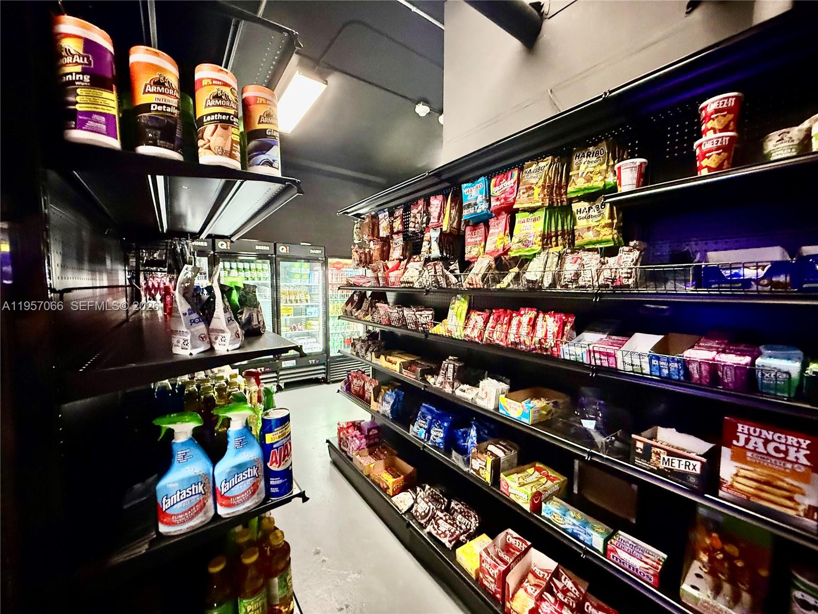 ISOLA CONDO - Residential