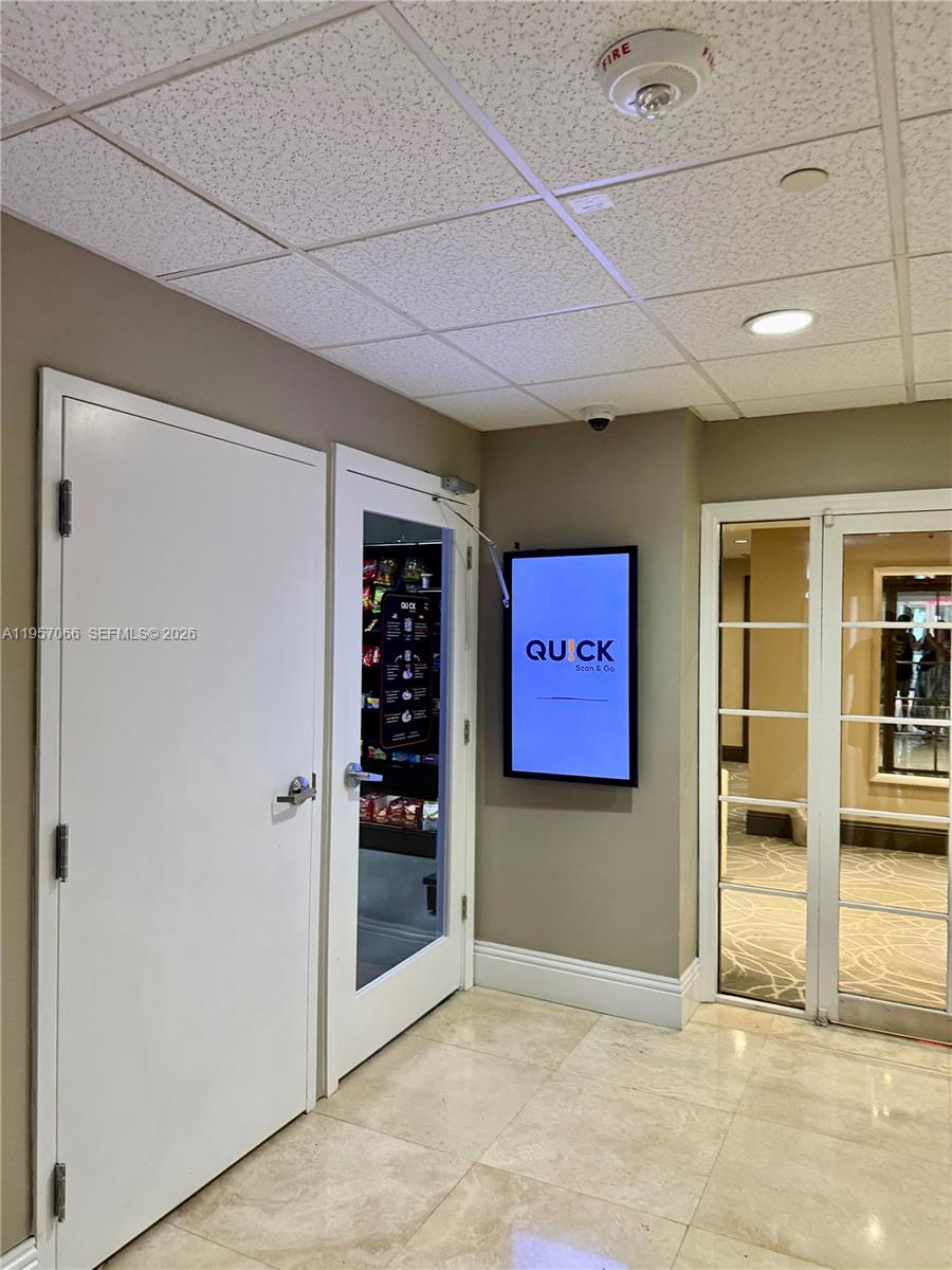 ISOLA CONDO - Residential